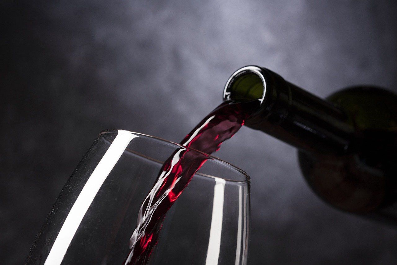 Vino y ajo, la combinación que previene múltiples enfermedades
