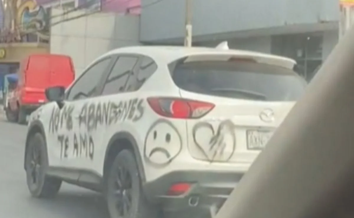 “No me abandones, te amo”, pinta el auto de su pareja para que no terminen