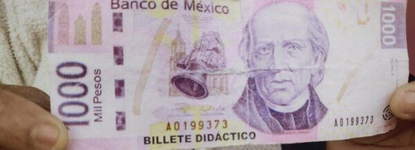 Le compran quesos con billete `de mentiritas`