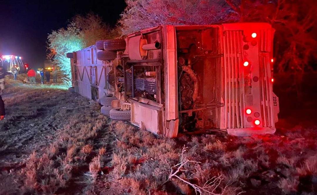 Volcadura de autobús deja al menos seis muertos en la carretera Matehuala-Saltillo