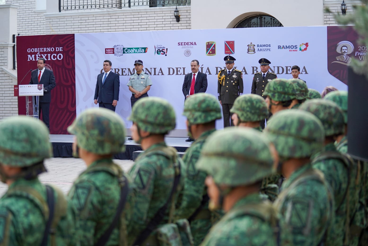 CONMEMORAN AUTORIDADES MILITARES Y DE GOBIERNO DÍA DE LA BANDERA