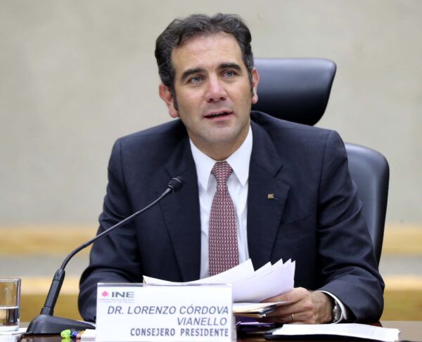 “Las mentiras de Lorenzo”, titula Adán Augusto al nuevo libro del consejero del INE.