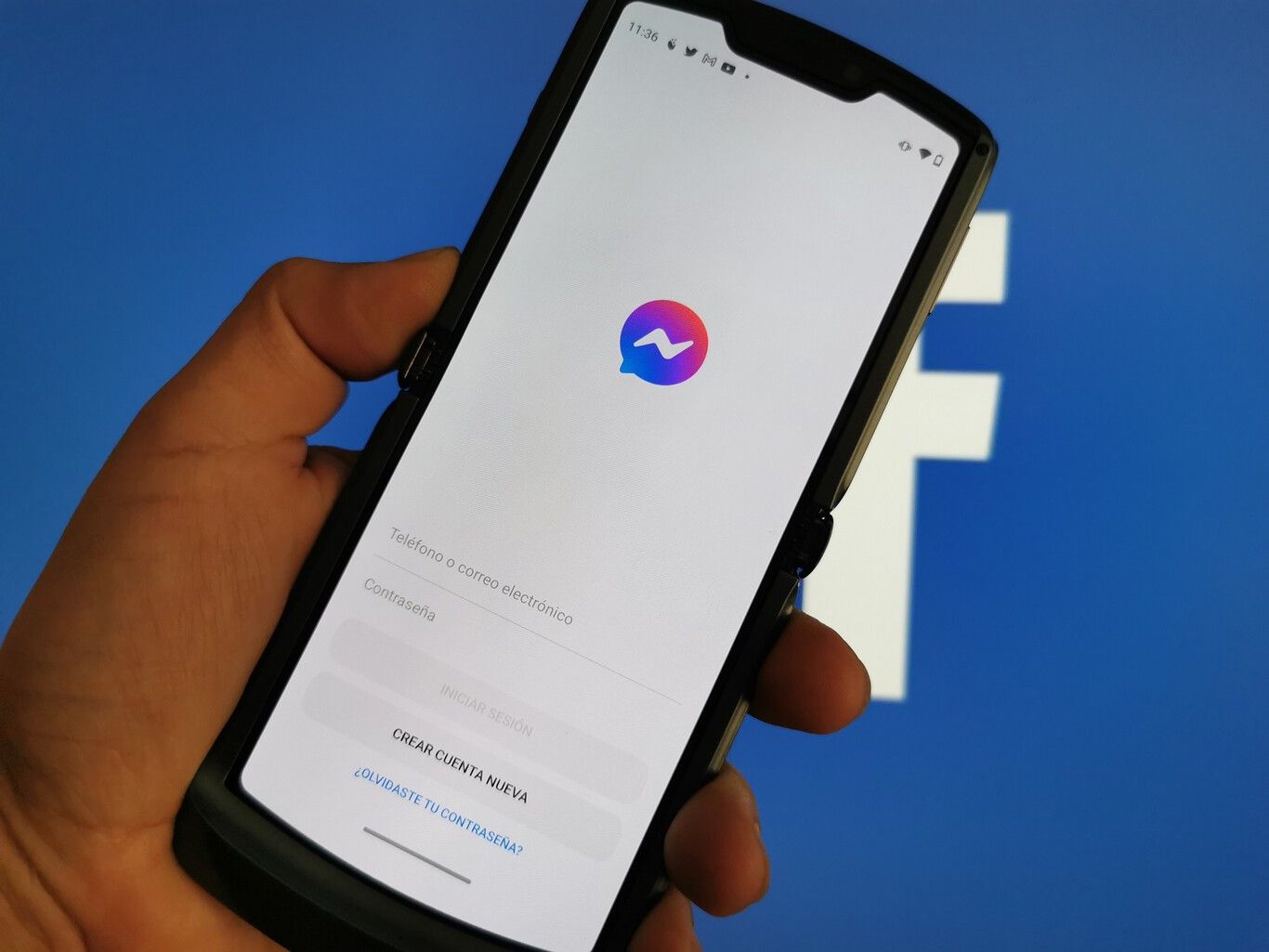 Facebook está arrepentido de separar a Messenger y darle su propia app, así que volverá a fusionarle con la red social