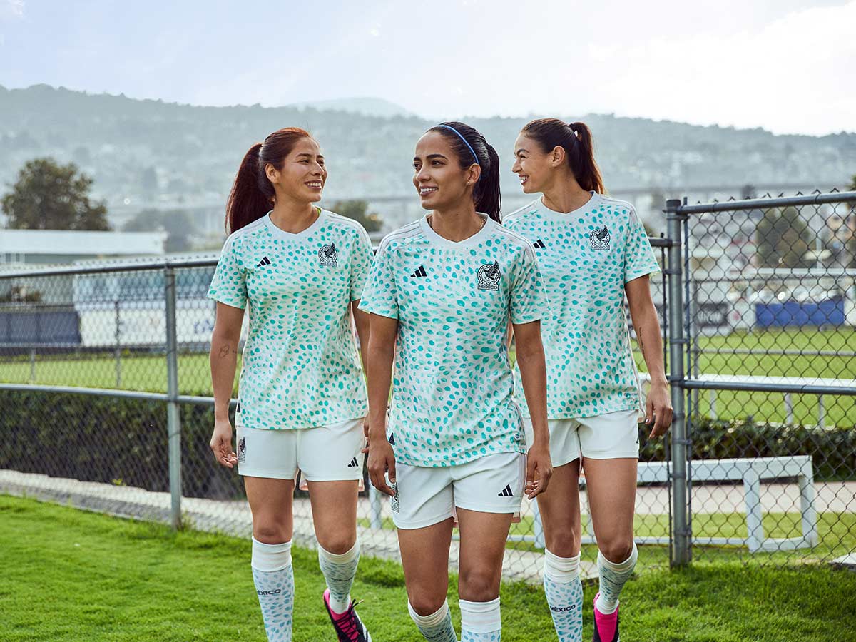 Tricolor femenil con nueva playera
