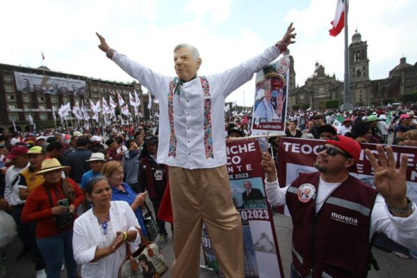 “México, país libre, no colonia”: AMLO