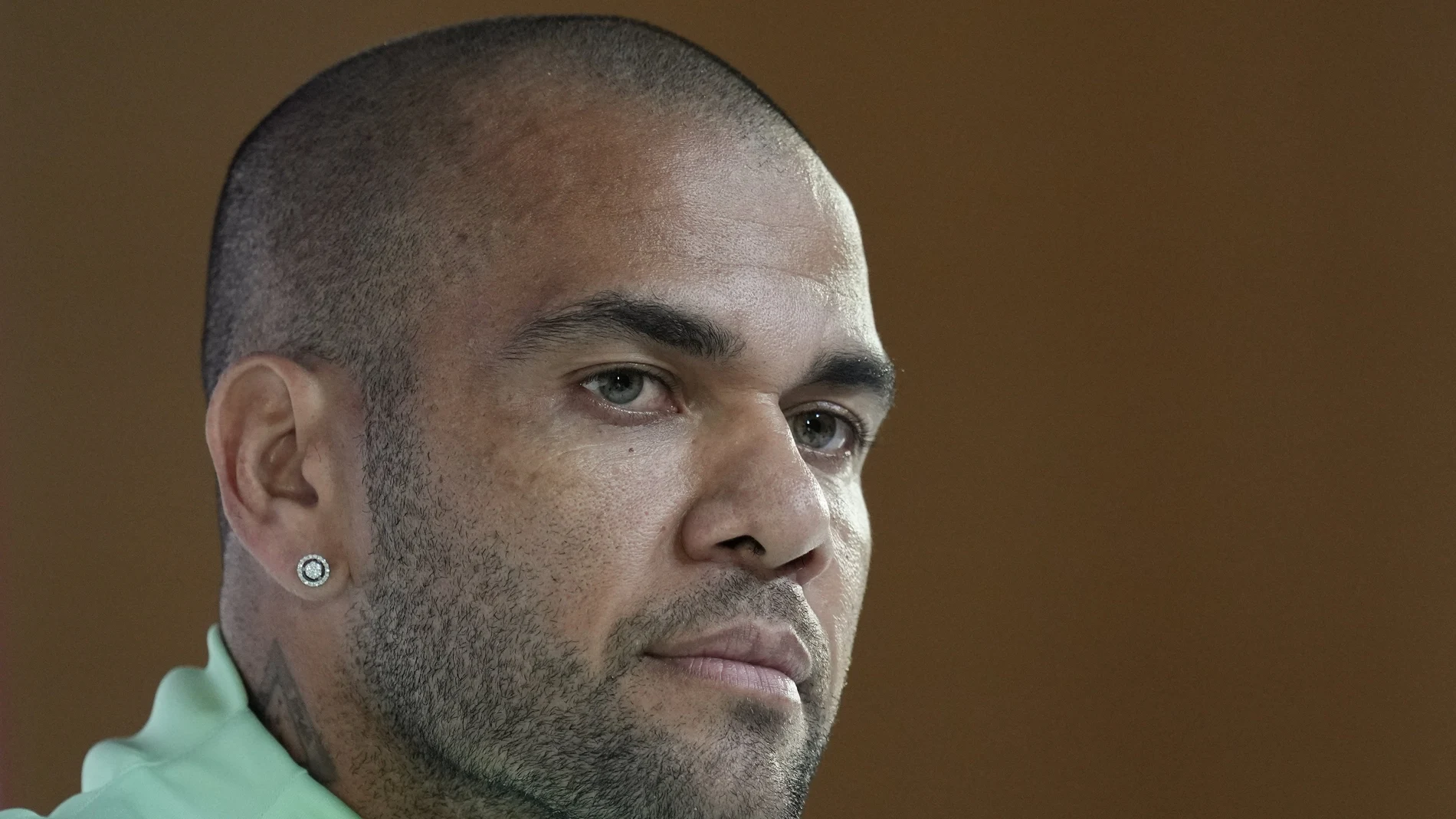 Dani Alves admite que tuvo relaciones sexuales con la joven que lo acusa; asegura que fue consensuado