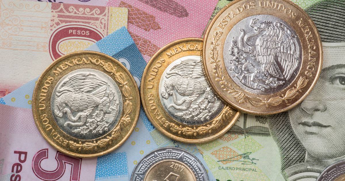 Lunes Santo para el peso: ‘coquetea’ con las 18 unidades en la apertura