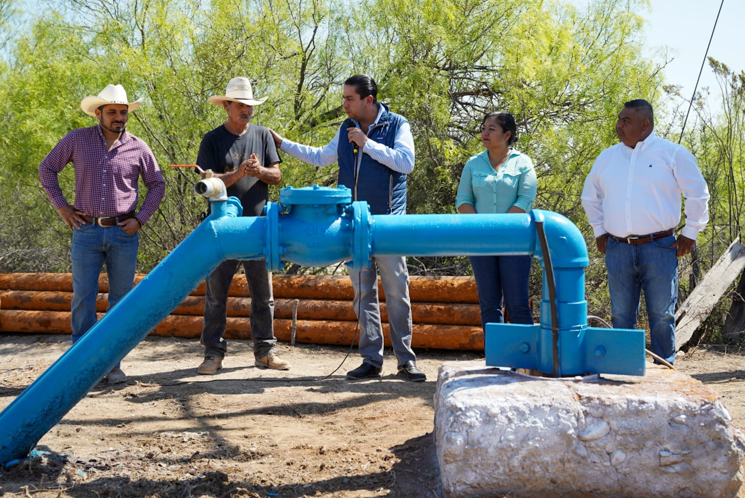 ESTABILIZAN SUMINISTRO DE AGUA EN “MESITA DE LEÓN”
