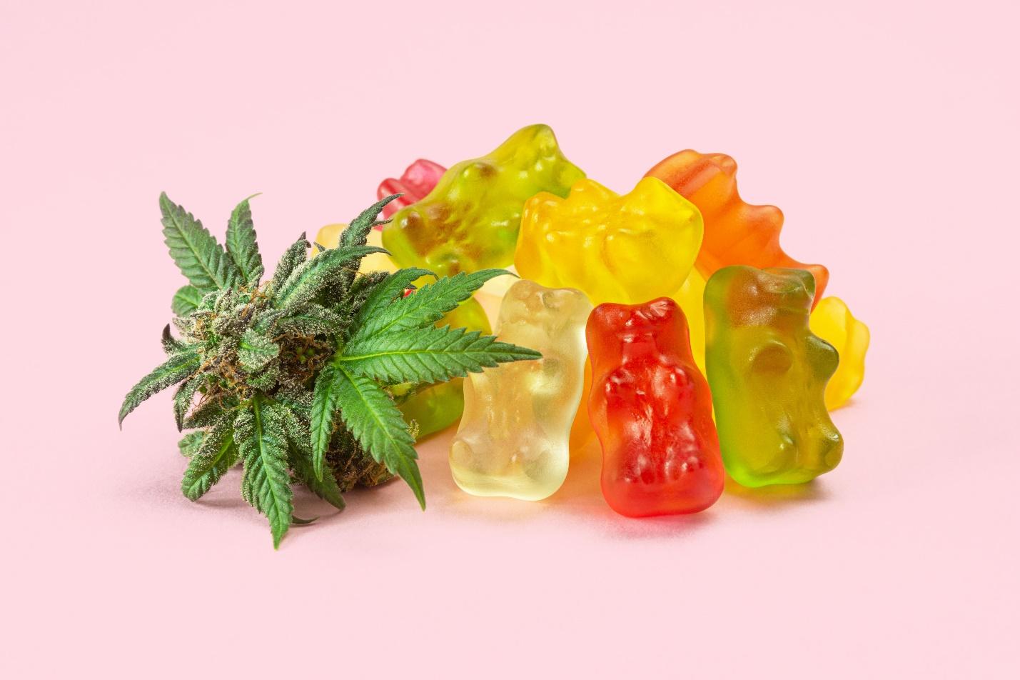 Encuentran dosis potencialmente peligrosas de melatonina y CBD en gomitas vendidas para dormir