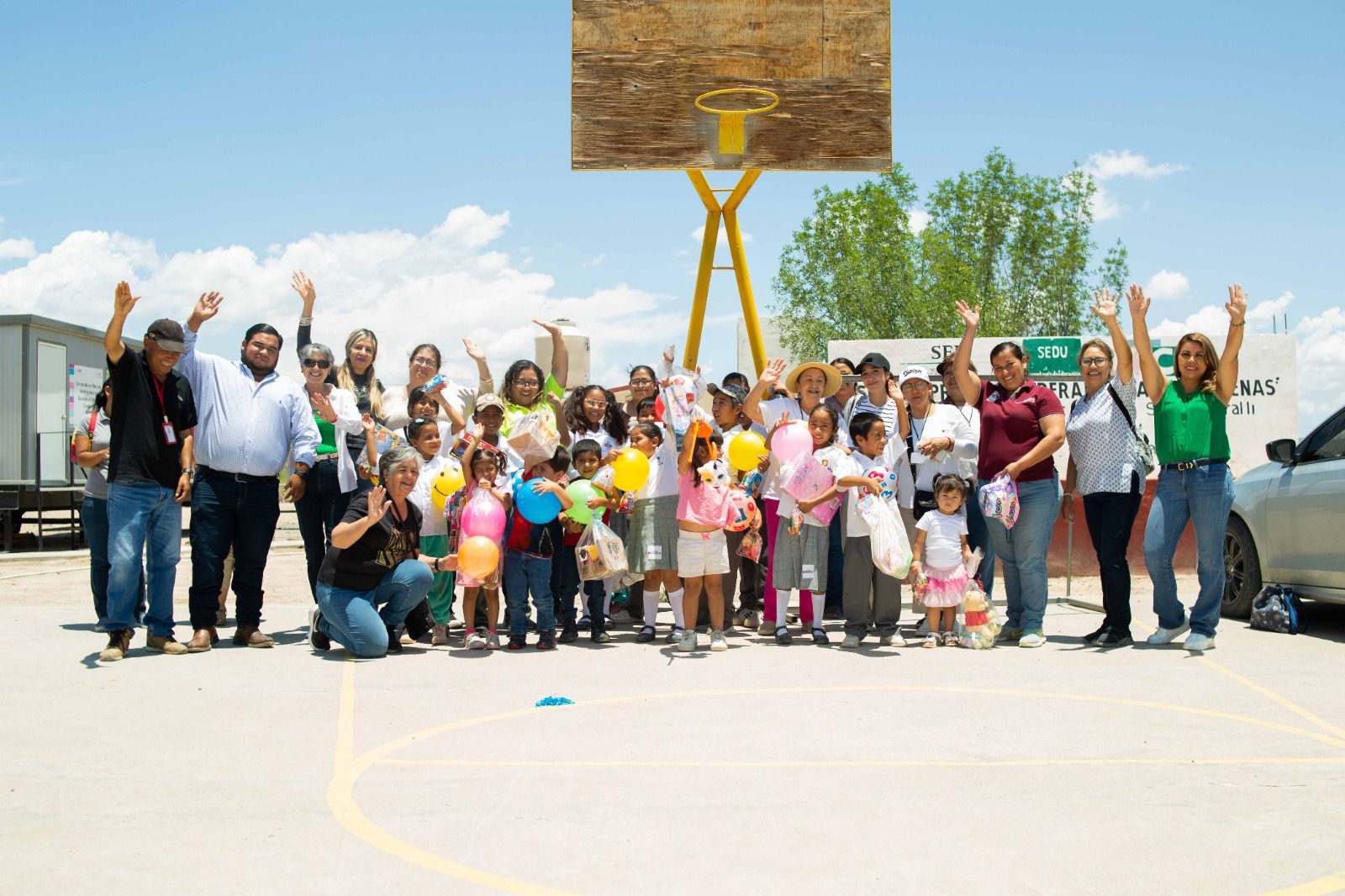 DIF MUNICIPAL Y DAMAS SERTOMA DE RAMOS ARIZPE VISITAN «LAS ESPERANZAS»