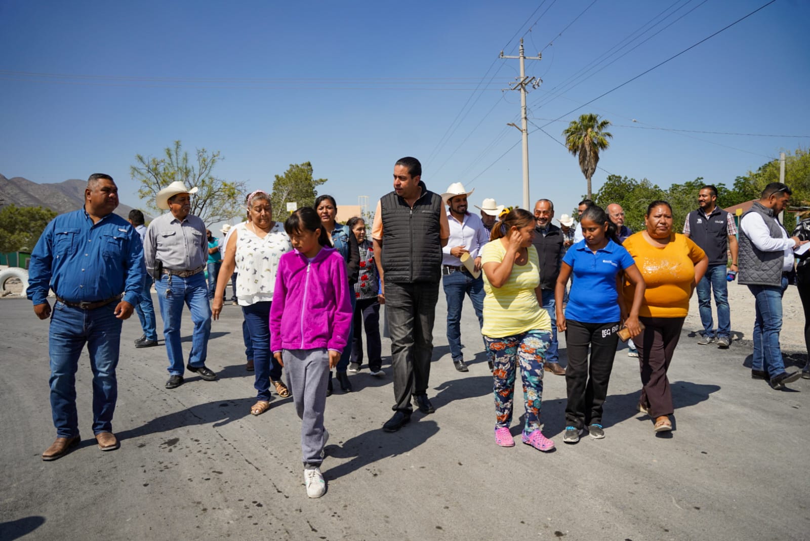SUPERVISAN REHABILITACIÓN DE CAMINO RURAL EN “OJO CALIENTE”