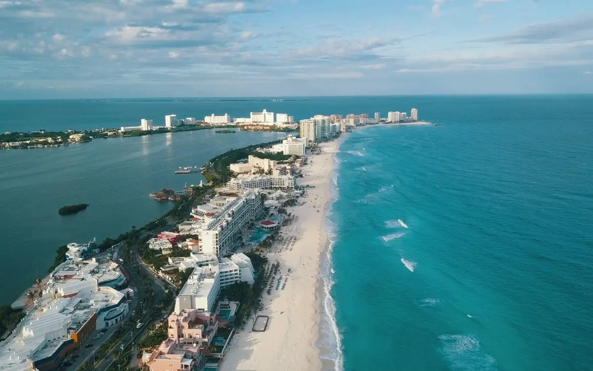 Flujo de turistas internacionales en México crece 7.9%