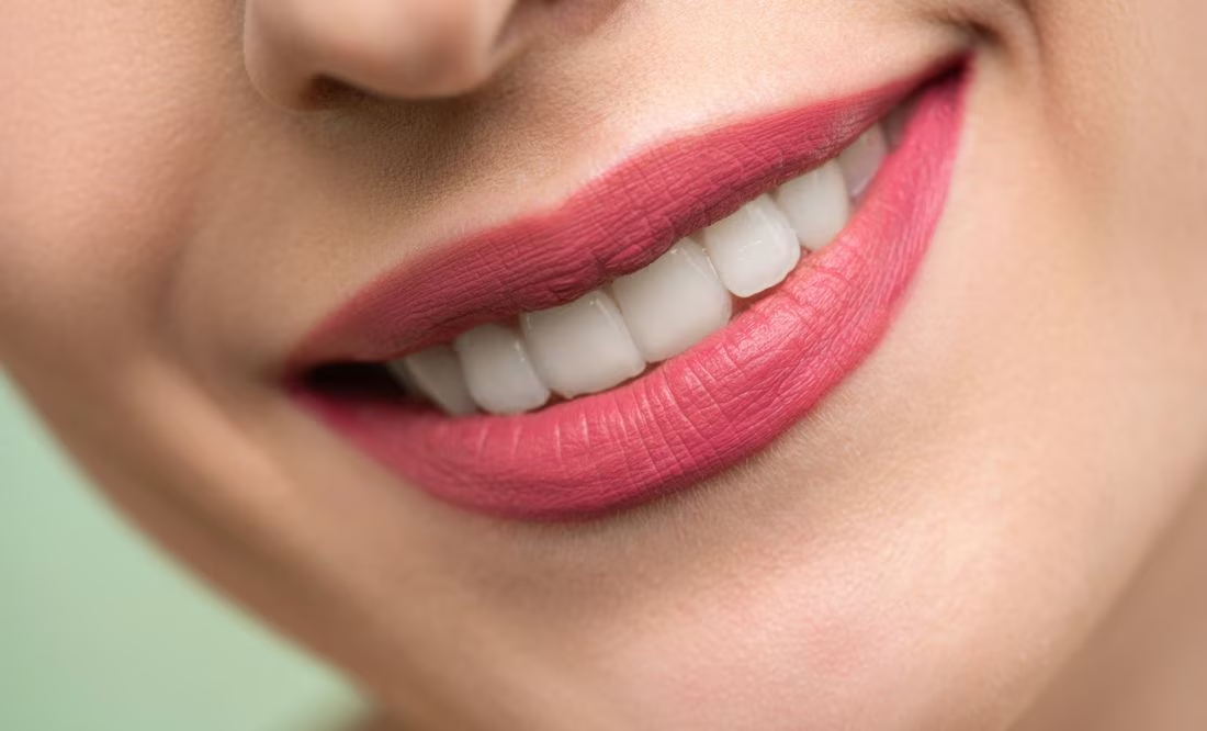 Alimentos que ayudarán a limpiar tus dientes