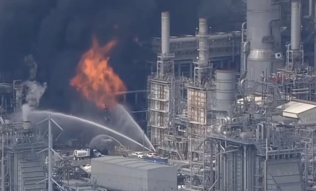 Se registra incendio en refinería Deer Park en Texas: hay personas heridas