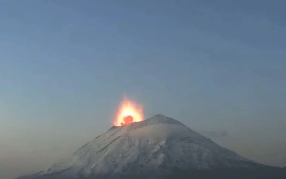 Video: Explosión del Popocatépetl emite fuerte estruendo