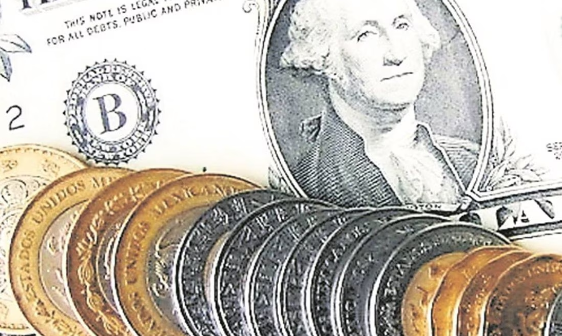 El peso se acerca a romper nuevo piso vs. el dólar: Se cotiza en las 17.08 unidades