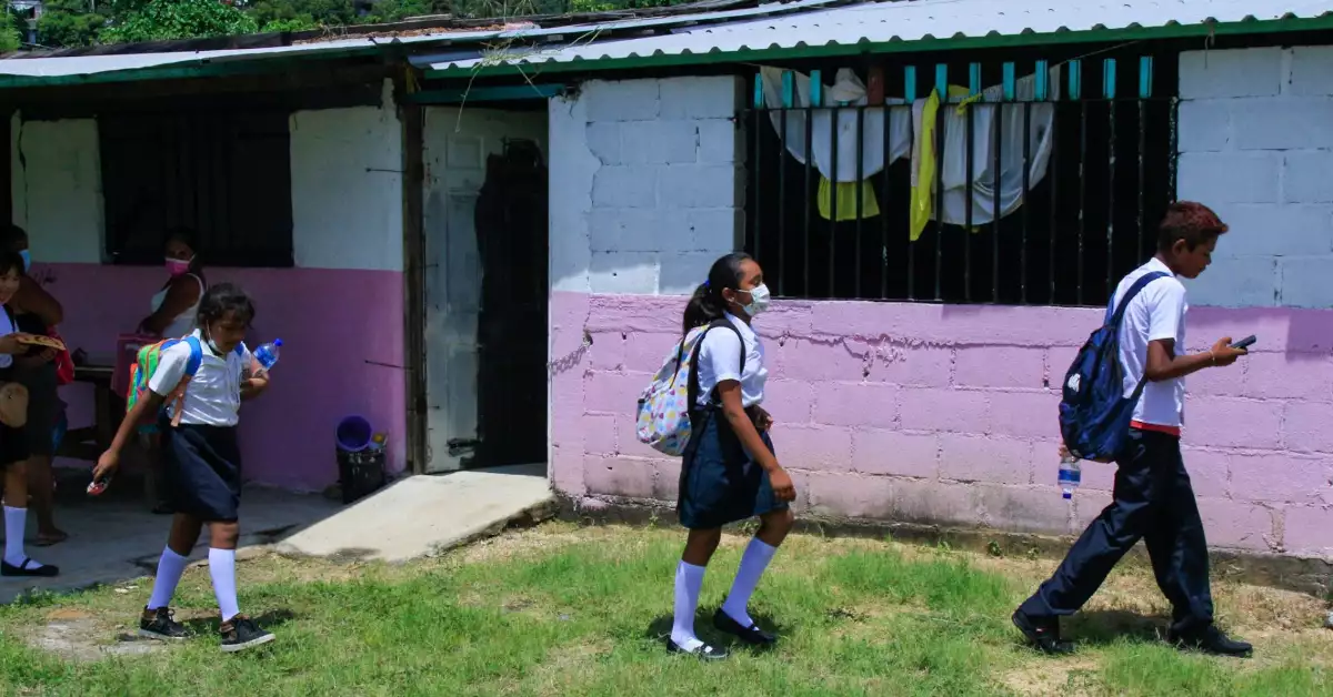 ¿Qué estados suspenden clases por ola de calor?