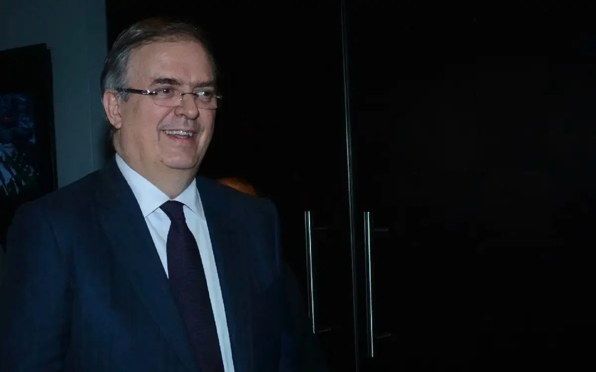 Pospone Ebrard a mañana propuesta para interna en Morena