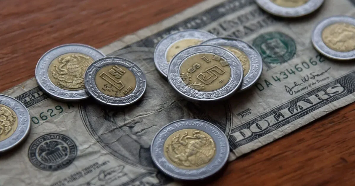 ‘Superpeso’ pierde fuerza y se aleja de las 16 unidades por dólar
