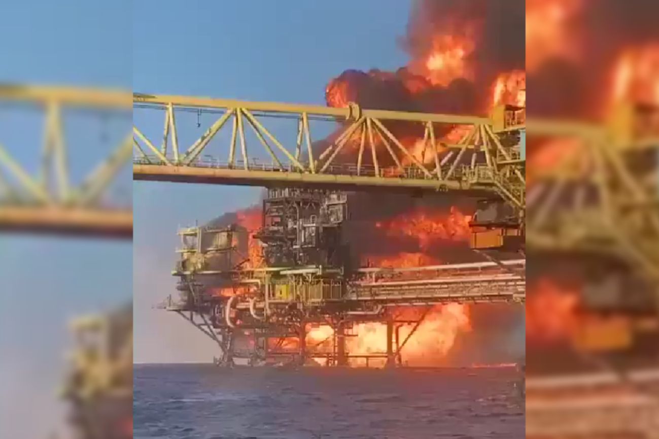 Reportan la explosión de una plataforma de Pemex en Campeche, hay desaparecidos