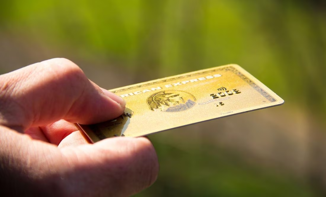 ¿Adiós American Express? Deja de ser banco en México y qué pasará con sus clientes