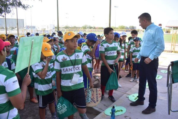 Visita Hugo a niños del curso Santos – PRONNIF