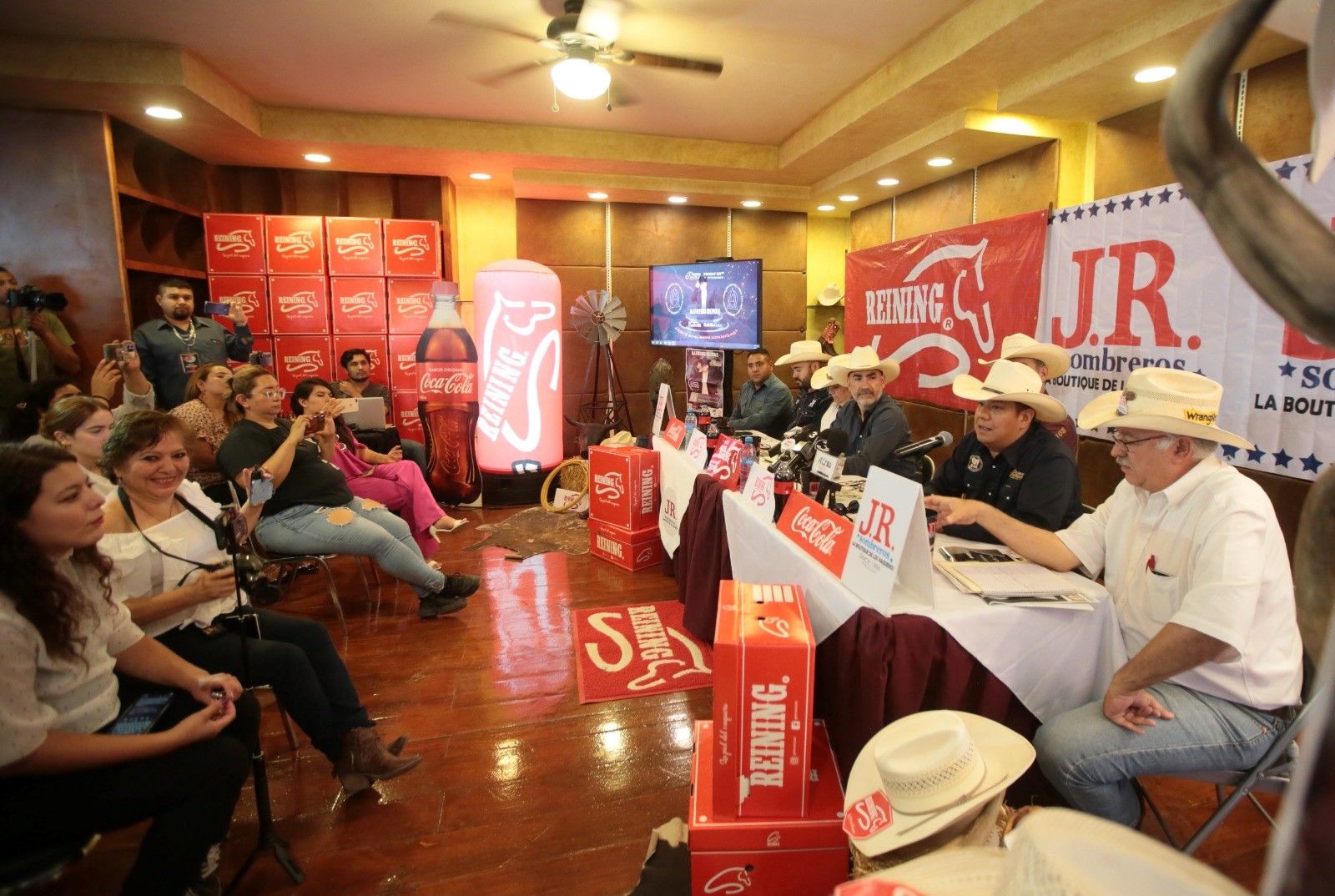 ESTARÁ ALFREDO OLIVAS EN RODEO SALTILLO 2023 La Prensa de Coahuila