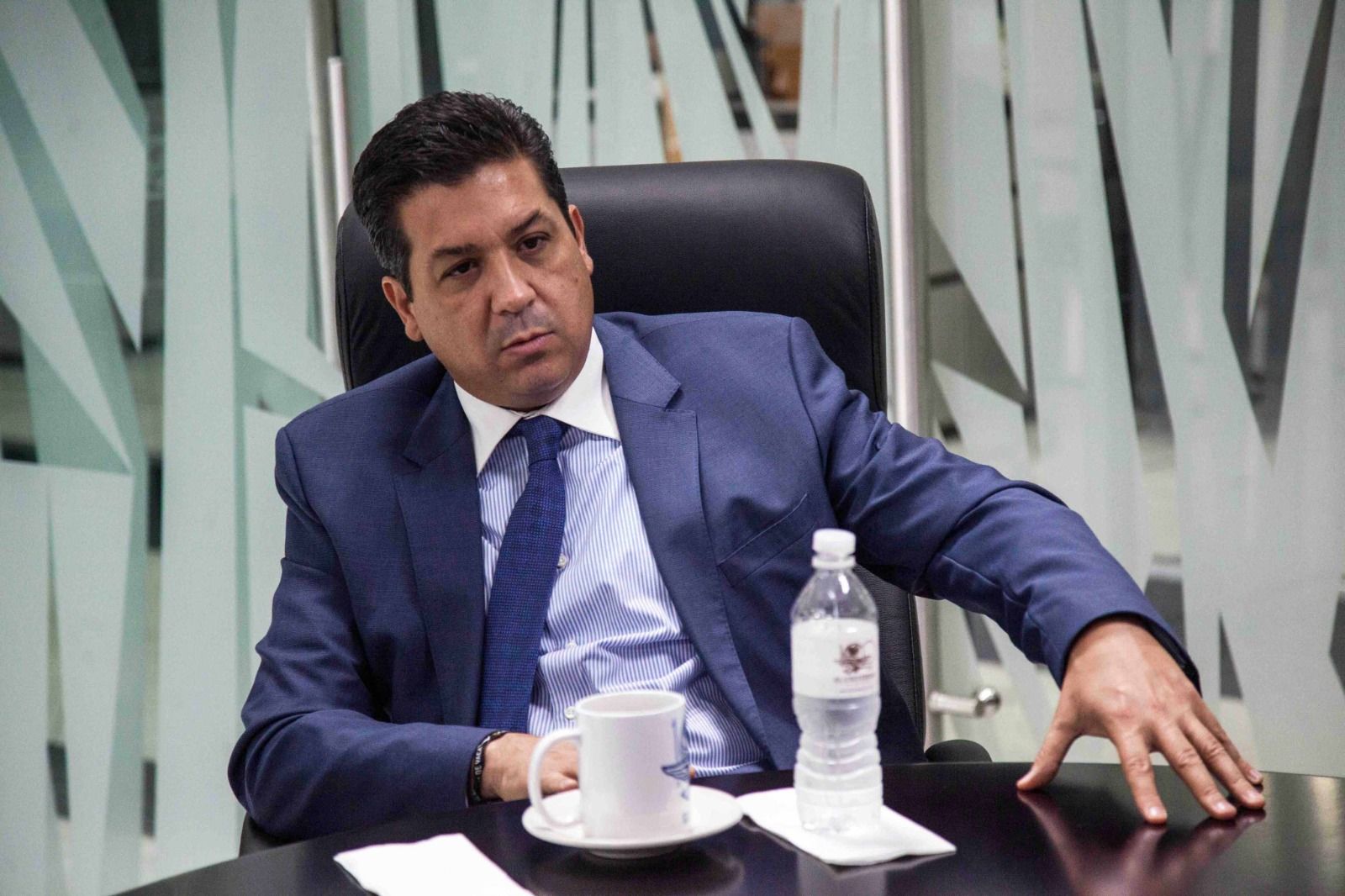 Quitan amparo a Cabeza de Vaca y reactivan orden de aprehensión