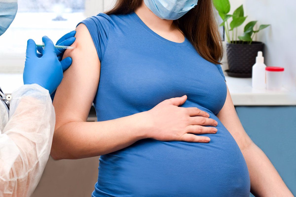 FDA aprueba vacuna contra el VSR para mujeres embarazadas