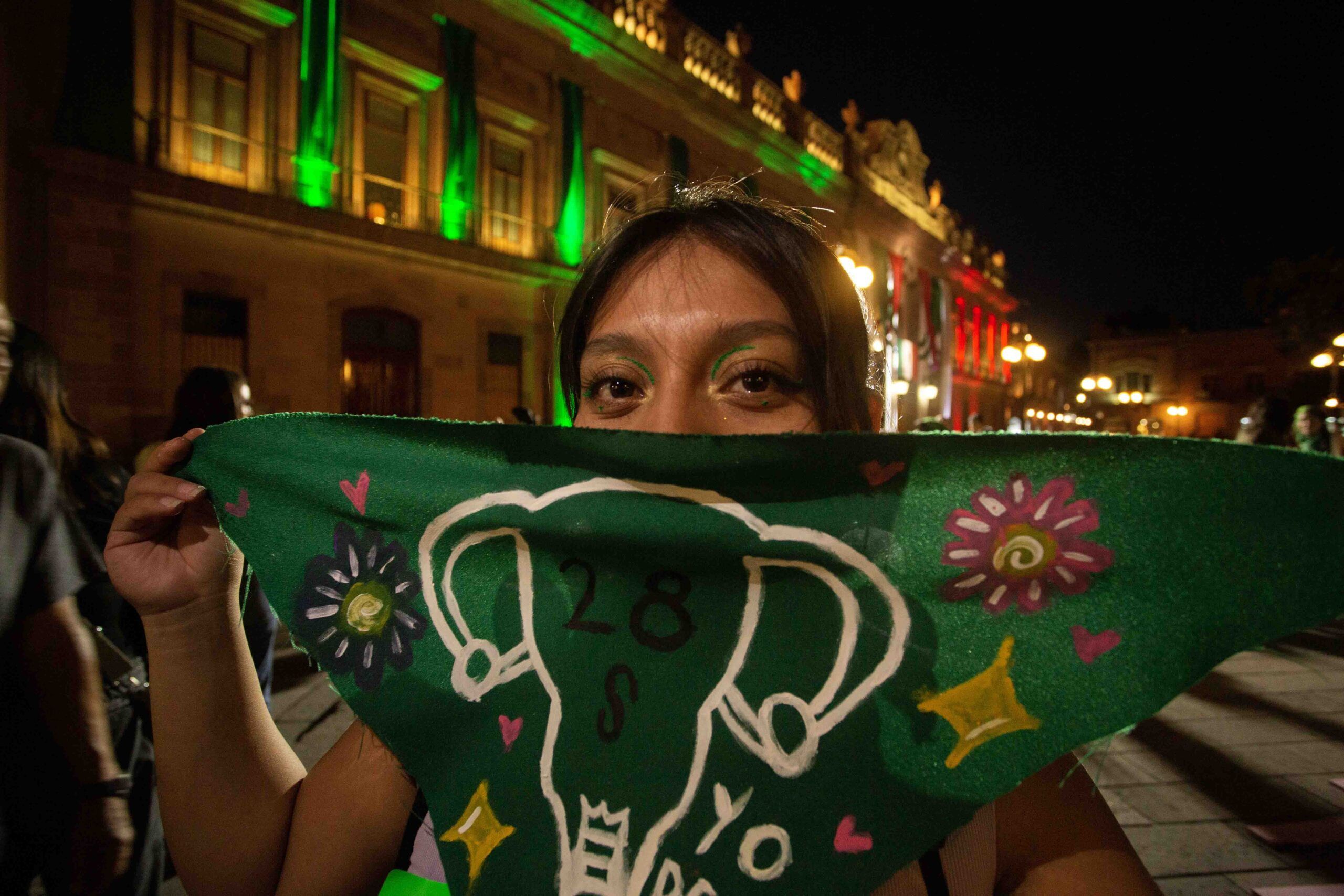 Exigen a 21 estados despenalizar aborto