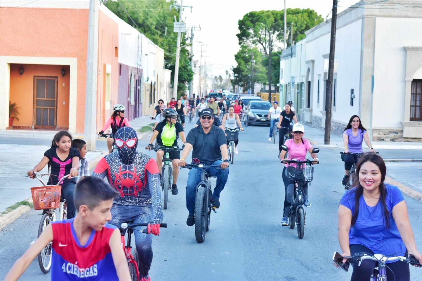Encabeza Beto rodada juvenil