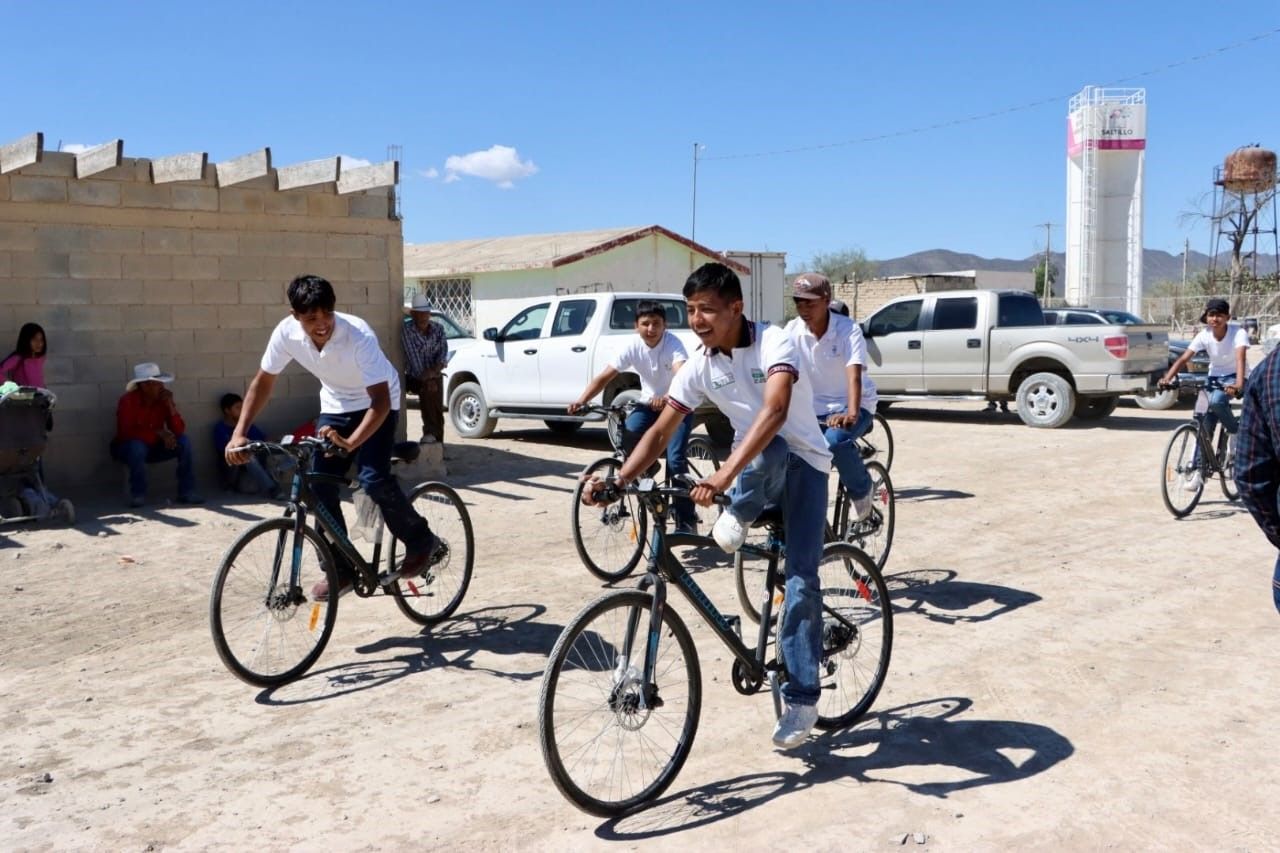 Entregan apoyos al ejido Presa de los Muchachos