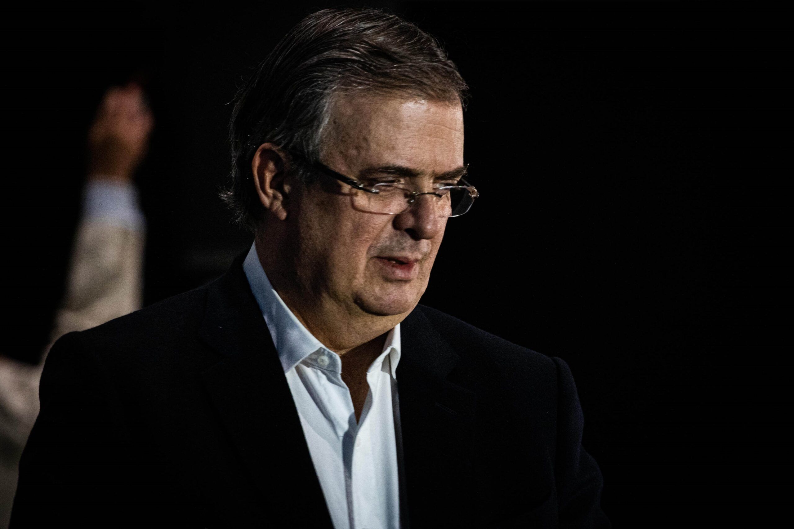 Ebrard lanza ultimátum