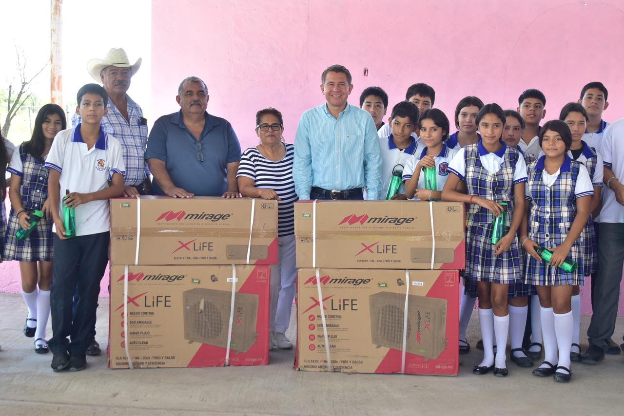 Cumple Hugo compromisos con la educación