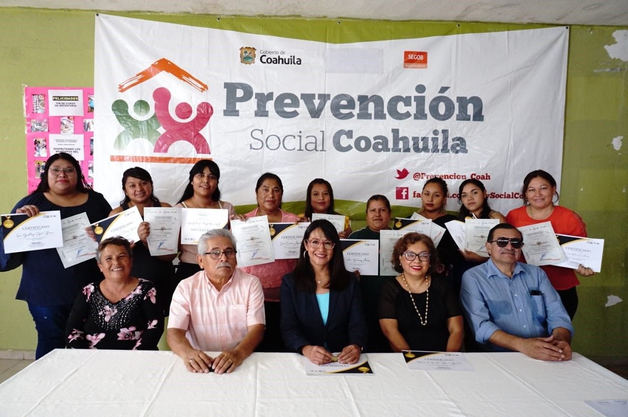 SE GRADÚAN MUJERES COAHUILENSES DE CURSO DE REPOSTERÍA EN CIP ‘DIANA LAURA’