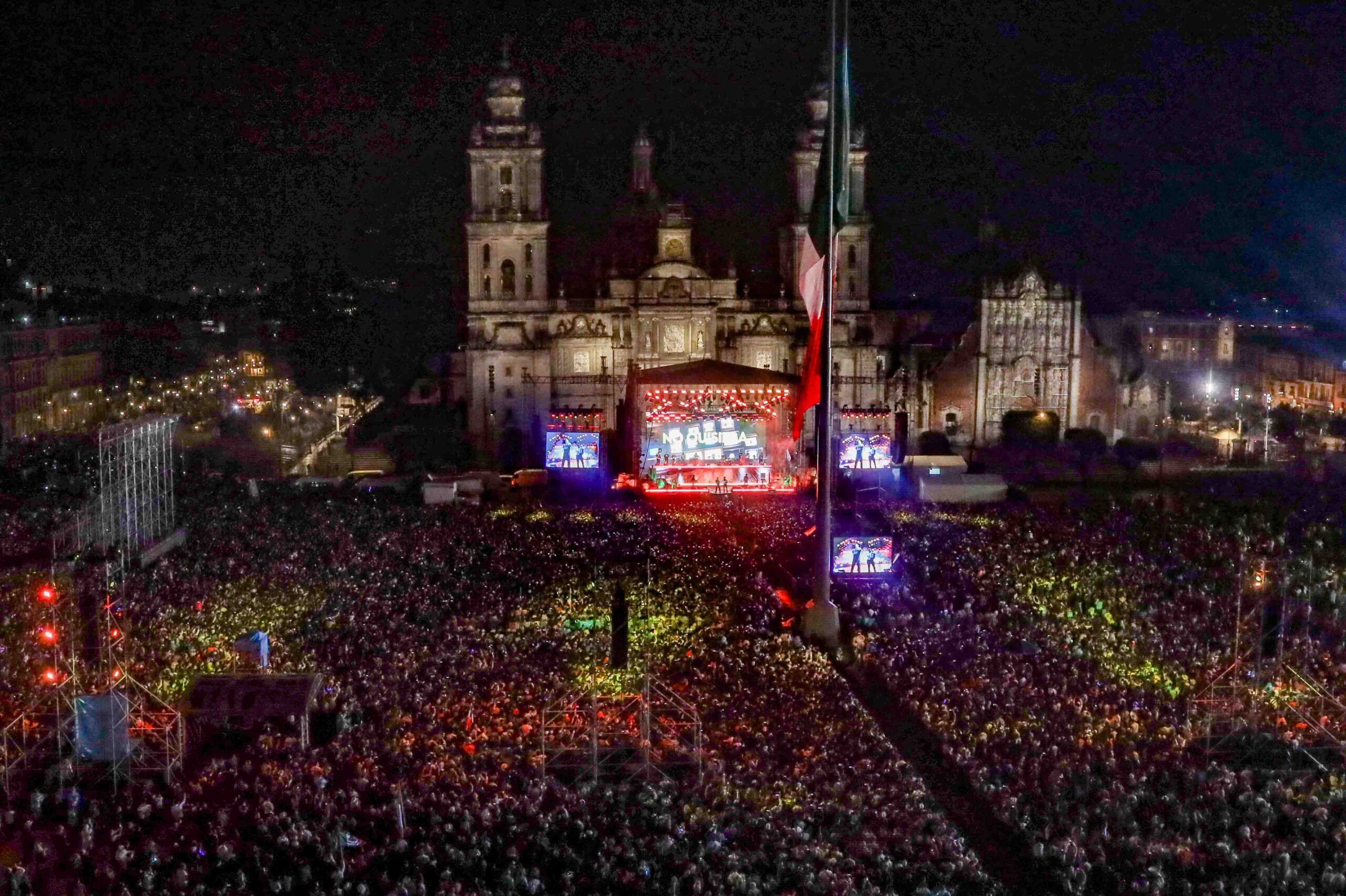 Muera la corrupción y viva el amor: AMLO