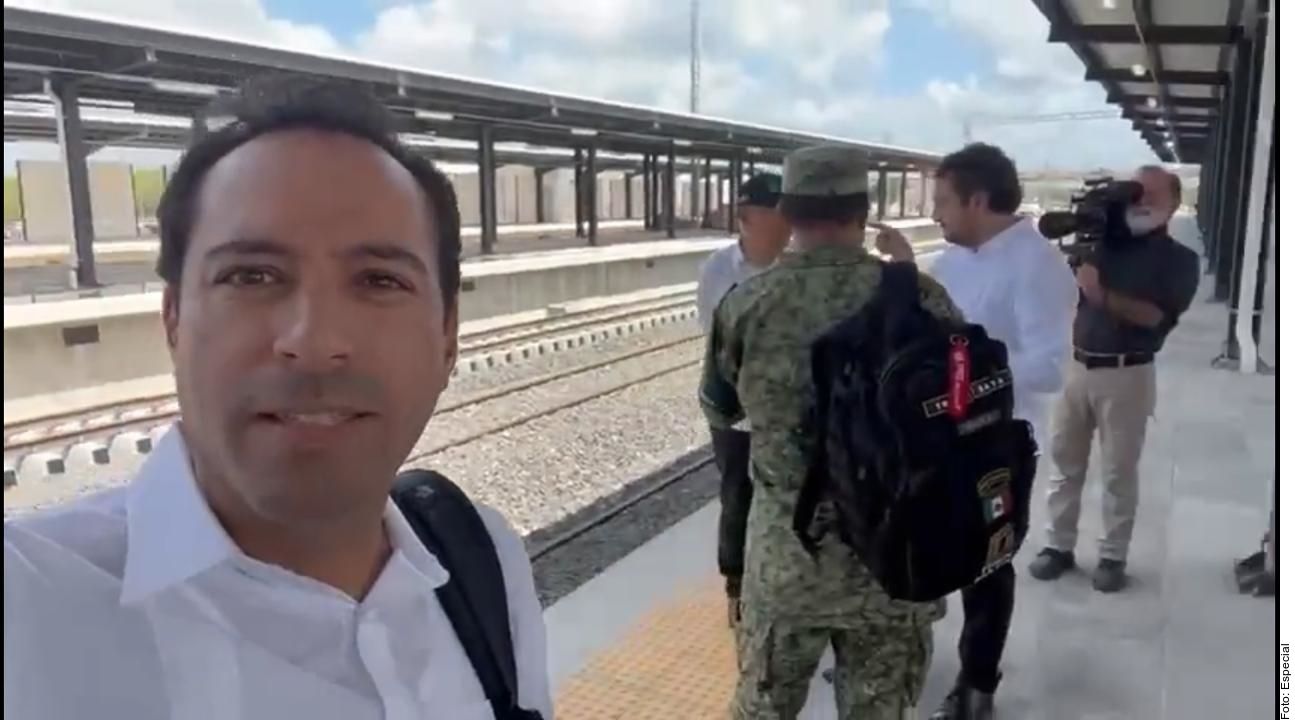 Con su hijo, AMLO supervisa avances del Tren Maya