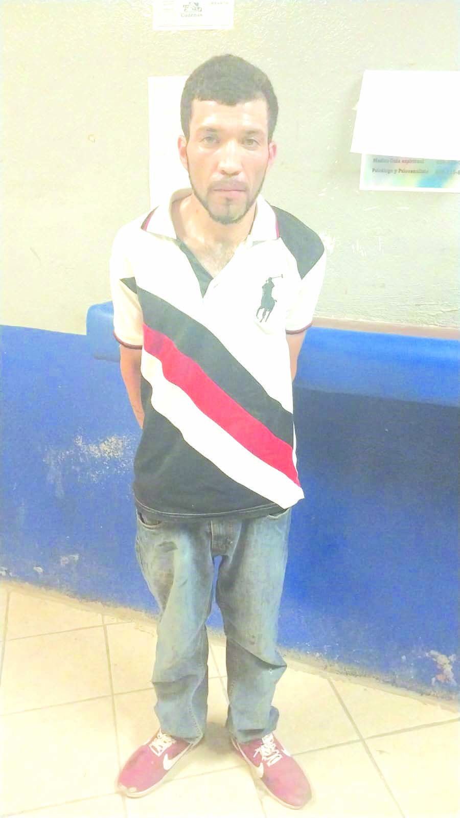 Arrestan ladrón por asaltar miscelánea