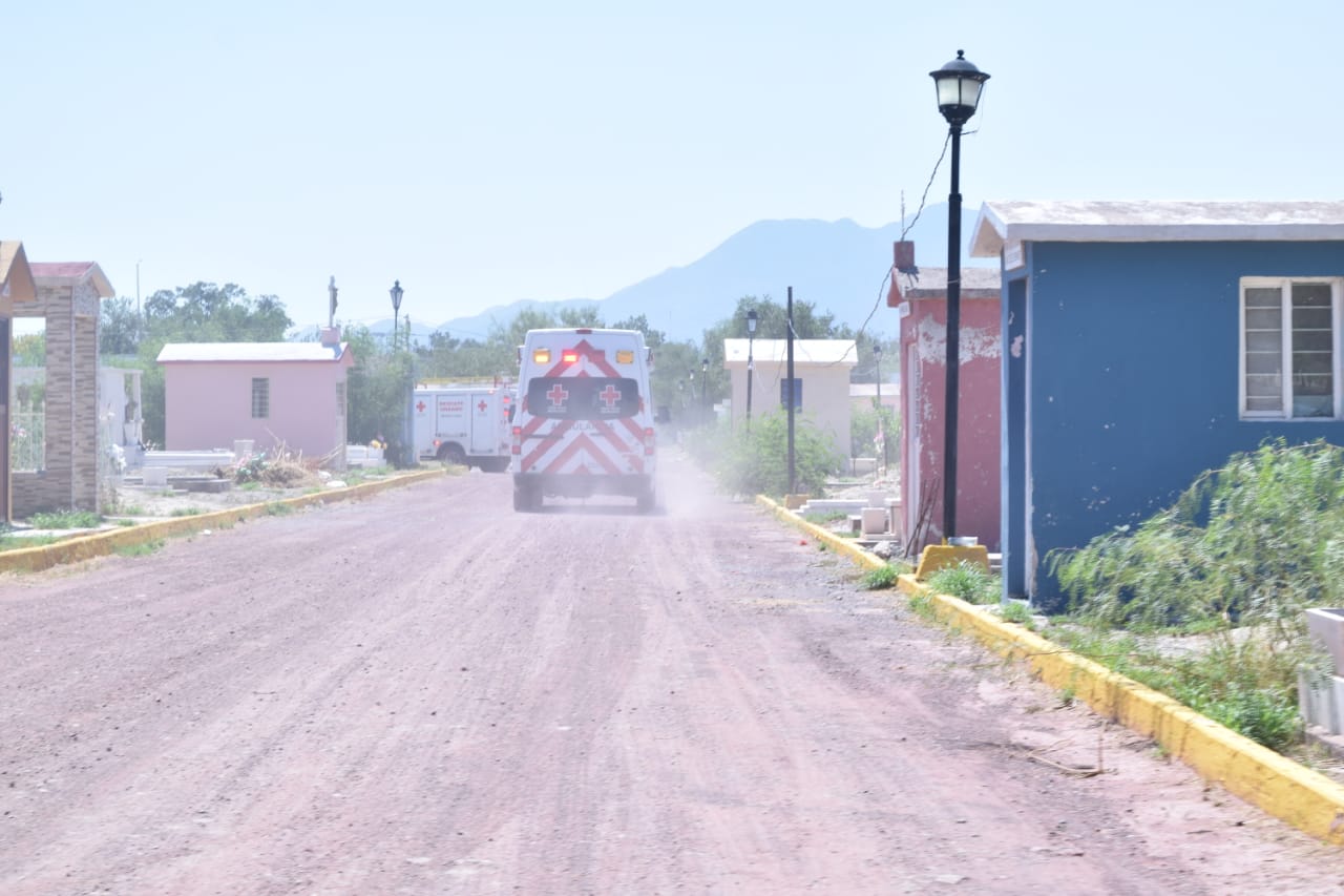 Visitaba el panteón; acaba accidentada