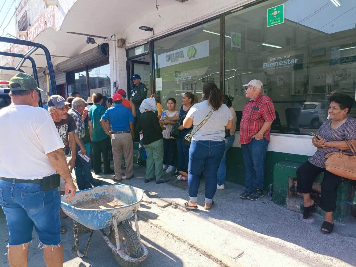 Se quedan esperando pensión de Bienestar
