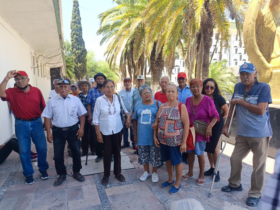 Protestan por “miseria” de pensiones del IMSS