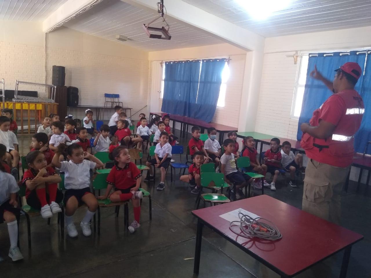 Enseñan a niños a prevenir accidentes