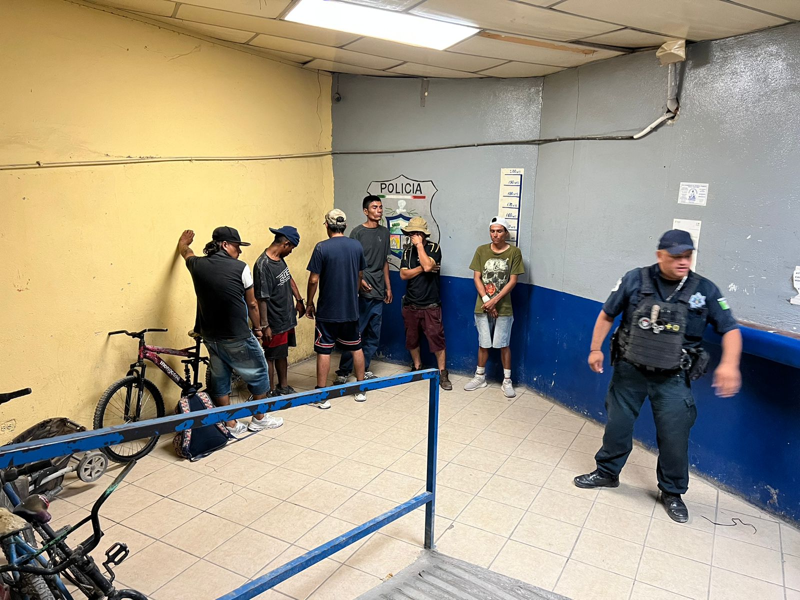 Detienen a seis en sector oriente