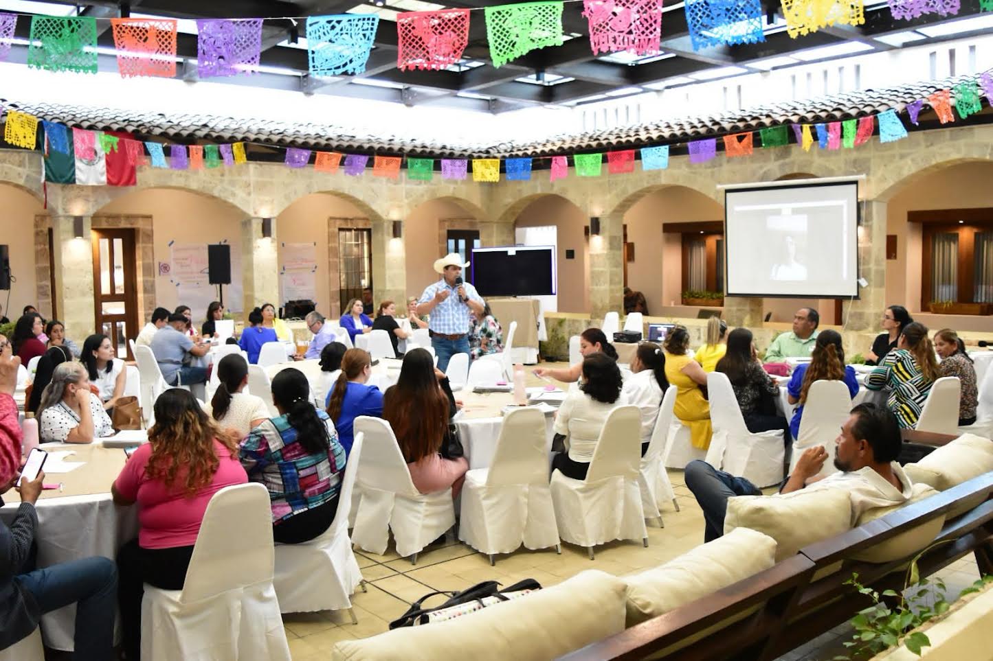 Reconoce Alcalde de trabajo de Plan 2040