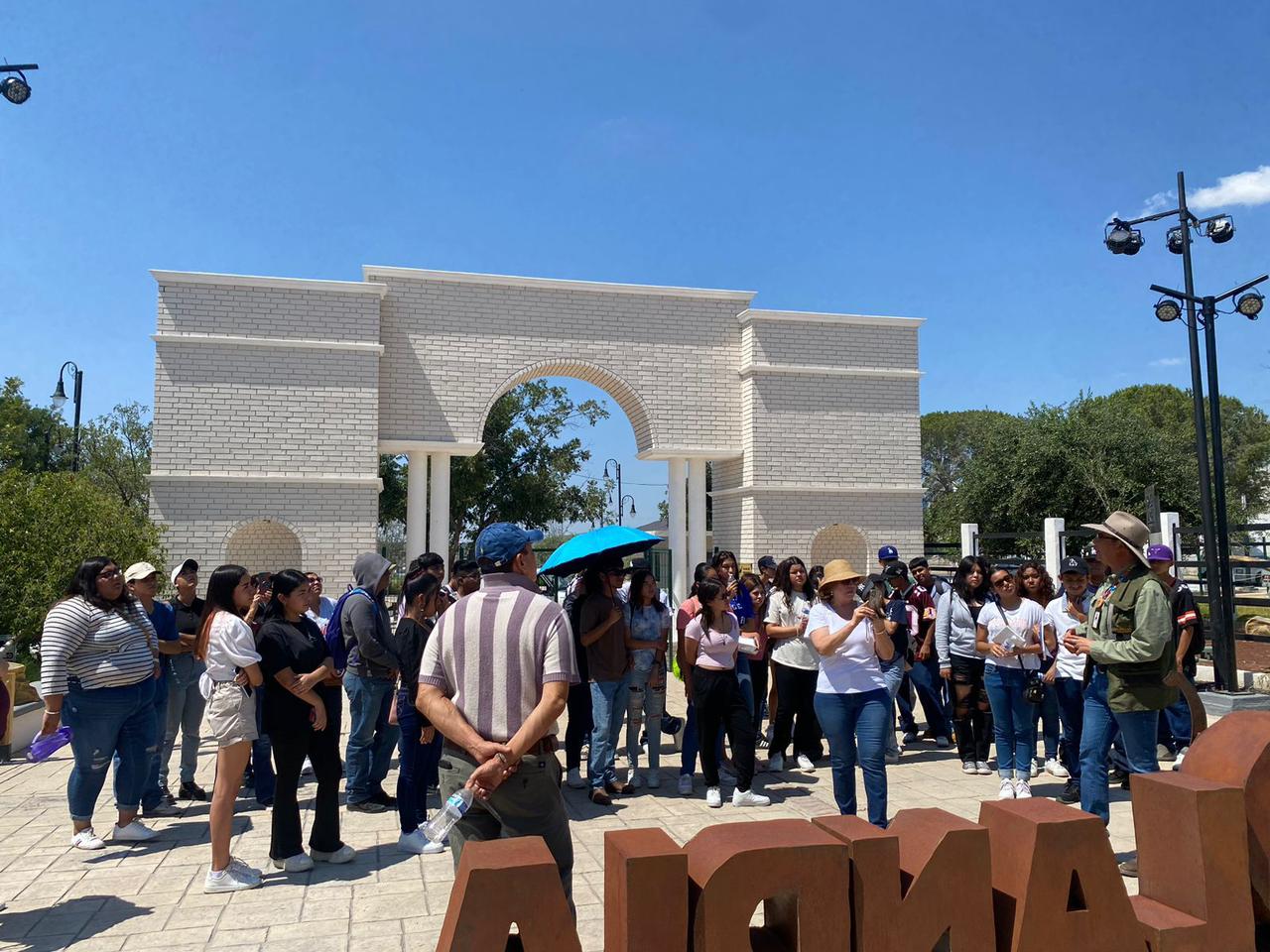Serán jóvenes guías de parque Dinolandia