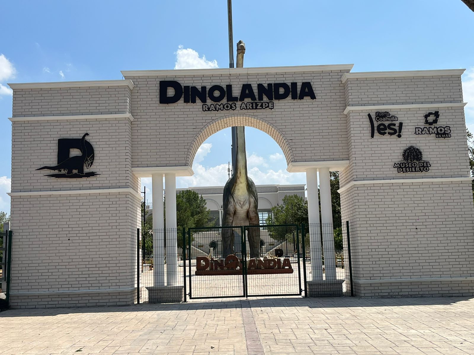 Acuerdan logística para apertura de “Dinolandia”