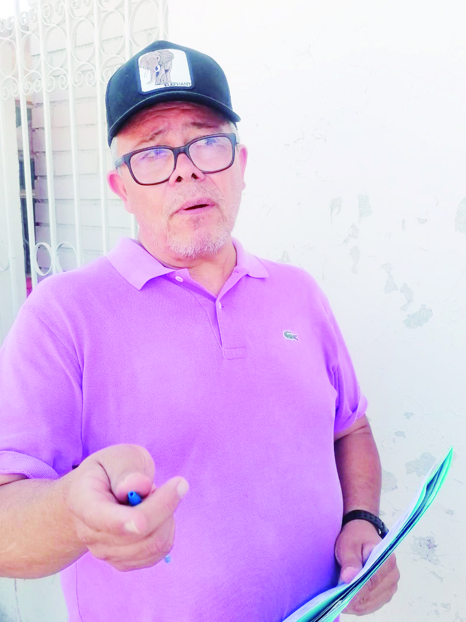 Se deshacen obreros de bienes ante crisis