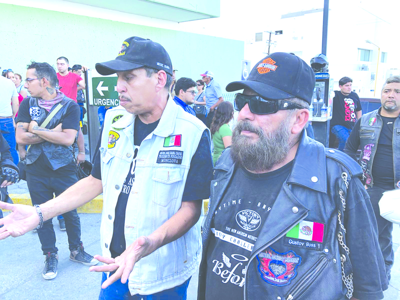Motociclistas arriesgan su vida todos los días