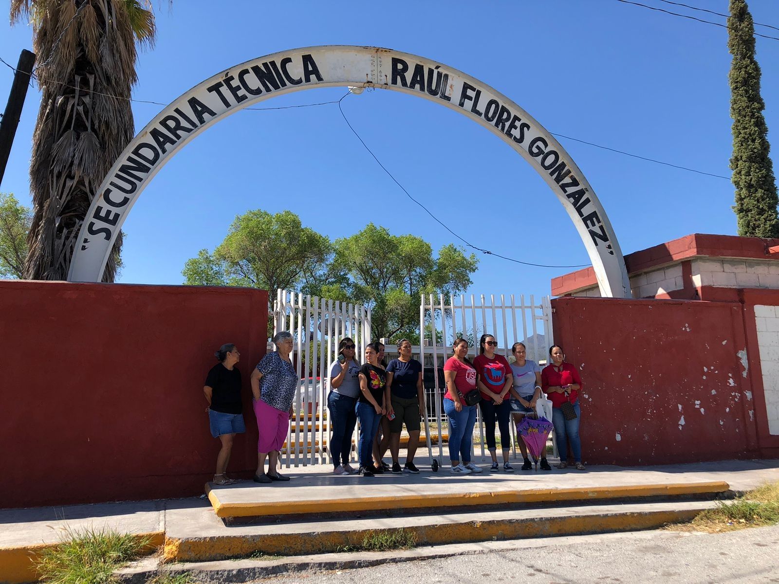 Sin luz y sin profes en Secundaria 76