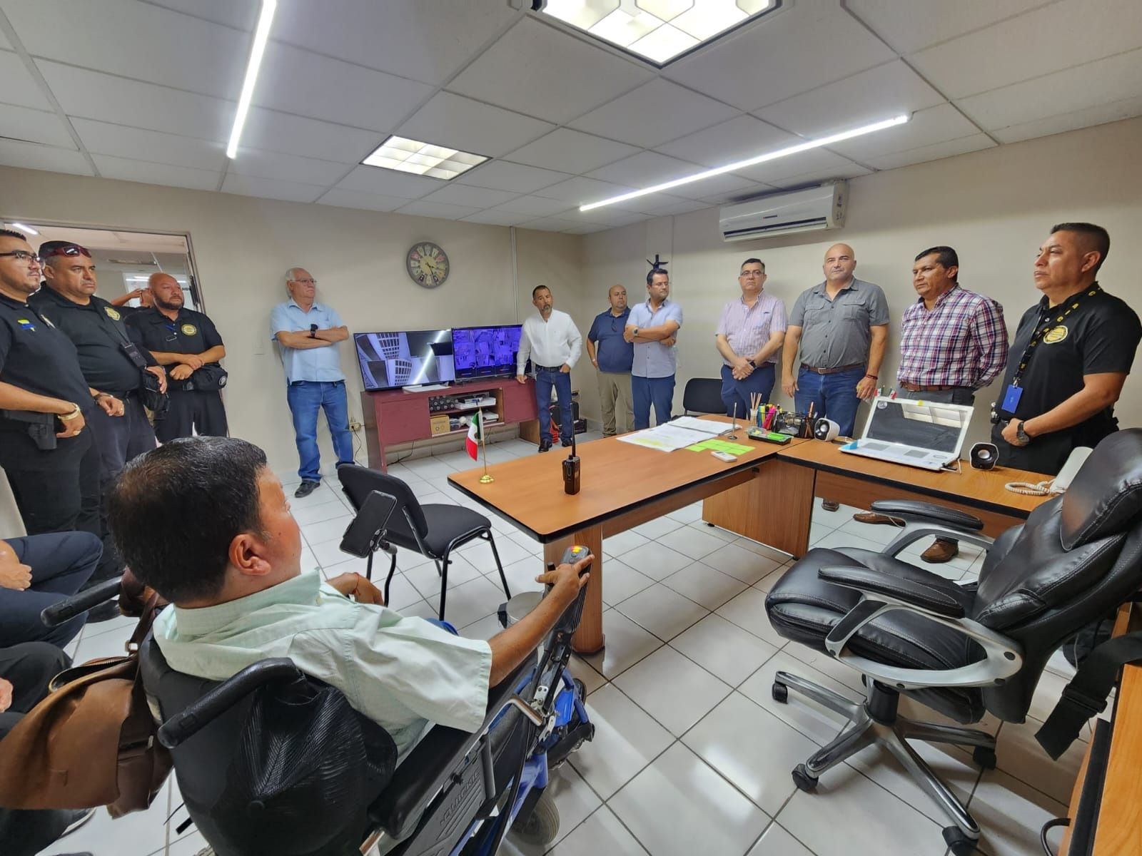 Presenta FGE plan de trabajo a empresarios